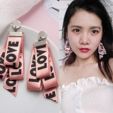 韩国粉色LOVE字母超仙耳环