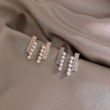 S925银针韩国气质小巧珍珠简约几何森系百搭闪钻耳钉