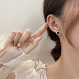 S925银针韩国珍珠方块气质复古小巧个性耳钉耳饰女