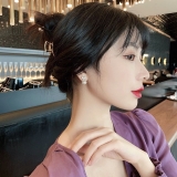 S925银针韩国小巧蝴蝶结珍珠2021年新款潮高级感气质网红耳钉耳环