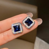 S925银针韩国时尚蓝色水晶方形简约气质个性菱形方块耳钉女