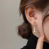 S925银针韩国白色珍珠珍珠夏季女花朵耳坠轻奢高级感耳钉耳饰【环保】