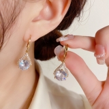 S925银针韩国微镶锆石水滴型高质量气质时尚精致轻奢耳环耳扣