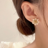 S925银针韩国时尚小雏菊花朵小众简约精致百搭高级设计感耳钉耳饰