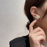 S925银针韩国法式复古珍珠山茶花优雅气质小众轻奢高级设计感耳钉耳饰