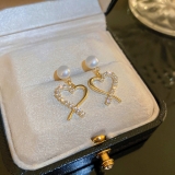 【25号左右】S925银针韩国镶钻珍珠爱心小众轻奢时尚气质高级设计感耳钉耳饰