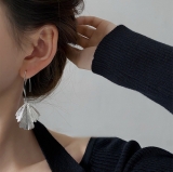 S925银针韩国东大门长款银杏叶小众气质轻奢高级设计感耳钉耳饰