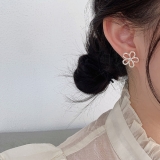 S925银针韩国甜美镂空花朵轻奢精致气质小众高级设计感耳钉耳饰