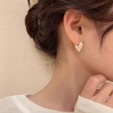 S925银针韩国白色滴油爱心轻奢气质小众小巧精致时尚高级设计感耳扣耳饰
