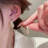 【真金电镀】韩国银针镶钻C形几何时尚个性气质高级设计感耳钉耳饰【环保】