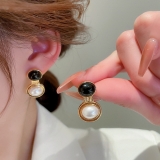 S925银针韩国珍珠椭圆复古气质轻奢小众个性高级设计感耳钉耳饰