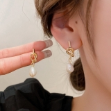 S925银针韩国打结珍珠法式气质小众时尚个性轻奢高级设计感耳钉耳饰
