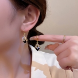 S925银针韩国黑色菱形几何轻奢个性时尚气质精致小众高级设计感耳扣耳饰
