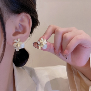 S925银针韩国猫眼石珍珠花朵轻奢小众超仙百搭气质高级设计感耳钉耳饰