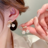S925银针韩国镶钻珍珠樱桃小巧小众百搭轻奢气质高级设计感耳钉耳饰