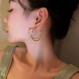 S925银针韩国珍珠镶钻蝴蝶网红气质轻奢小众高级设计感耳钉耳饰
