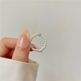 韩国简约珍珠镶钻复古轻奢小众冷淡风时尚个性高级设计感戒指