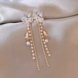 S925银针韩国简约气质花朵长款珍珠流苏小众高级设计感耳钉耳饰