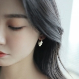 韩版爱心耳扣2024年新款潮小众设计圆圈耳环简约个性冷淡风耳饰女