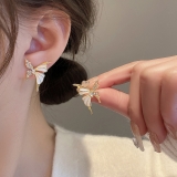 小巧精致液态蝴蝶耳钉女轻奢高级感气质耳环新款法式小众独特耳饰