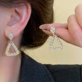 韩国镶钻三角形镂空耳环简约高级感几何耳坠时尚轻奢百搭新款耳饰