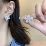 高级感轻奢珍珠耳钉女法式复古小众设计耳环2023年新款洋气独特饰