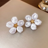 银针法式巴洛克珍珠花朵耳钉小众设计感耳环女复古气质高级感耳饰